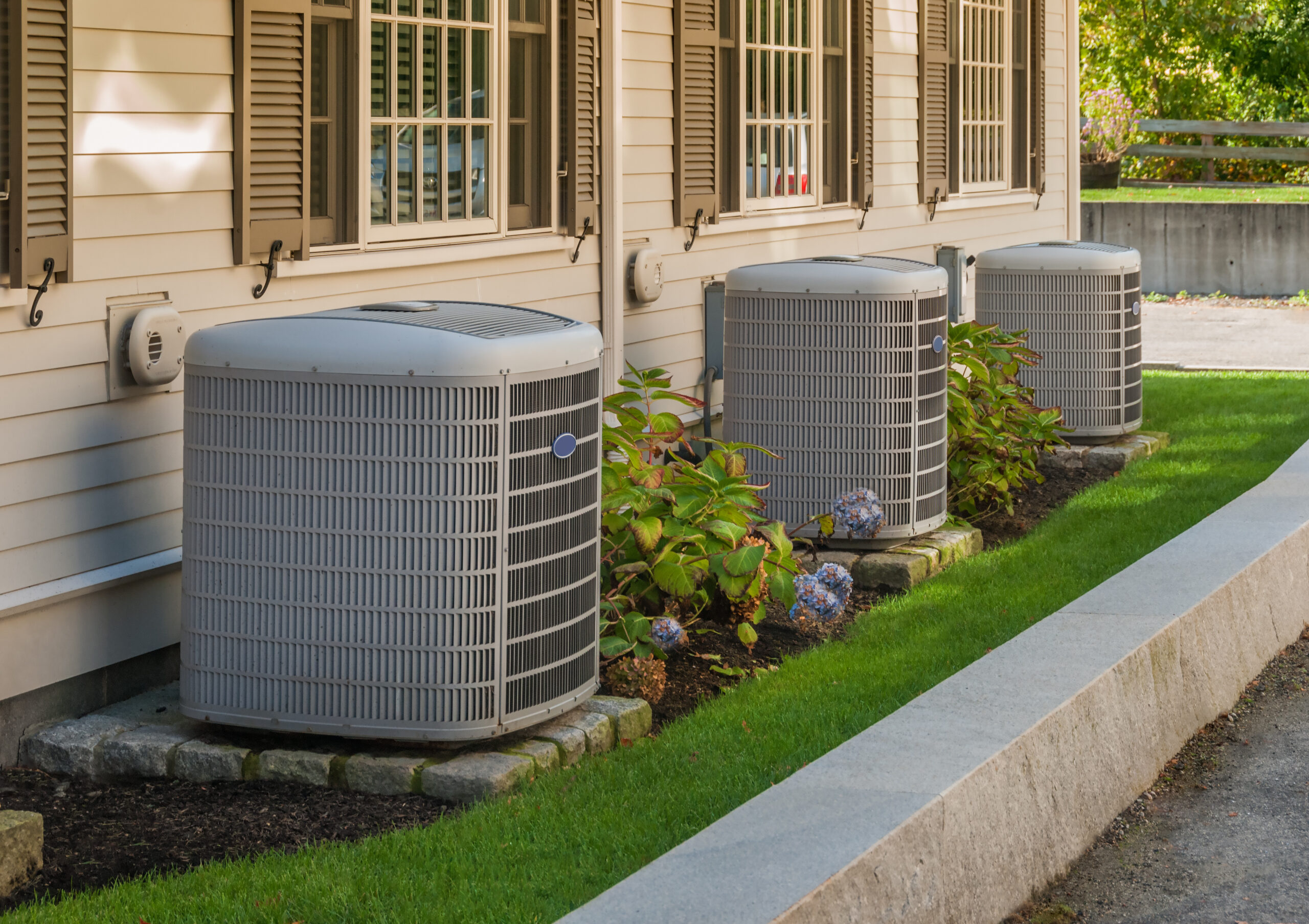 High-efficiency heating and air conditioning inverter used to heat and cool condos